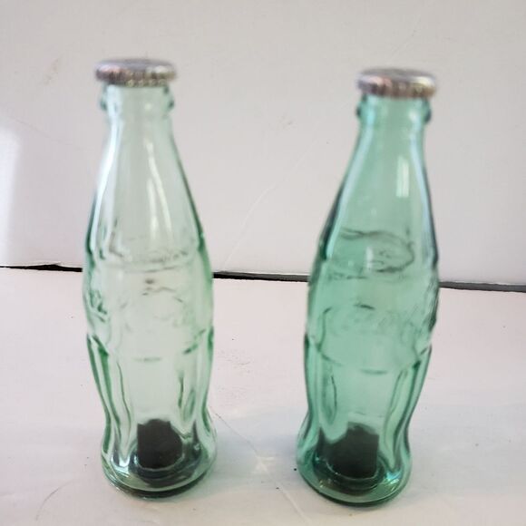 Coca-Cola Salt & Pepper Shakers - Picture 3 of 8